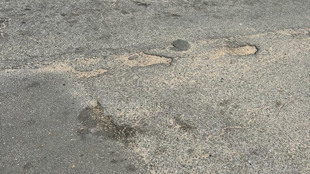 Winnie Mandela Drive, formerly known as William Nicol Drive, is in terrible condition