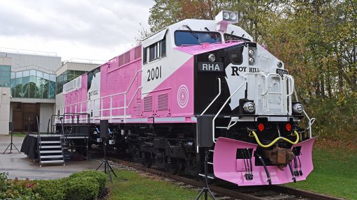 Roy Hill’s iconic pink livery symbolises the company’s commitment to assisting research and those suffering from breast cancer. 