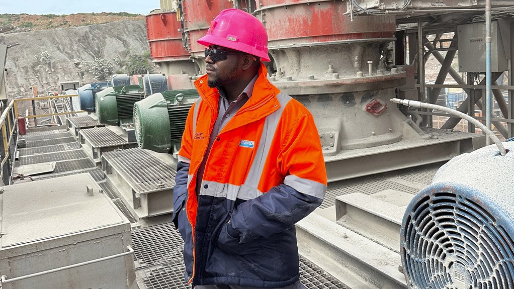 Hubert Kwesi Essel, sales engineer – Sandvik Rock Processing Solutions on site