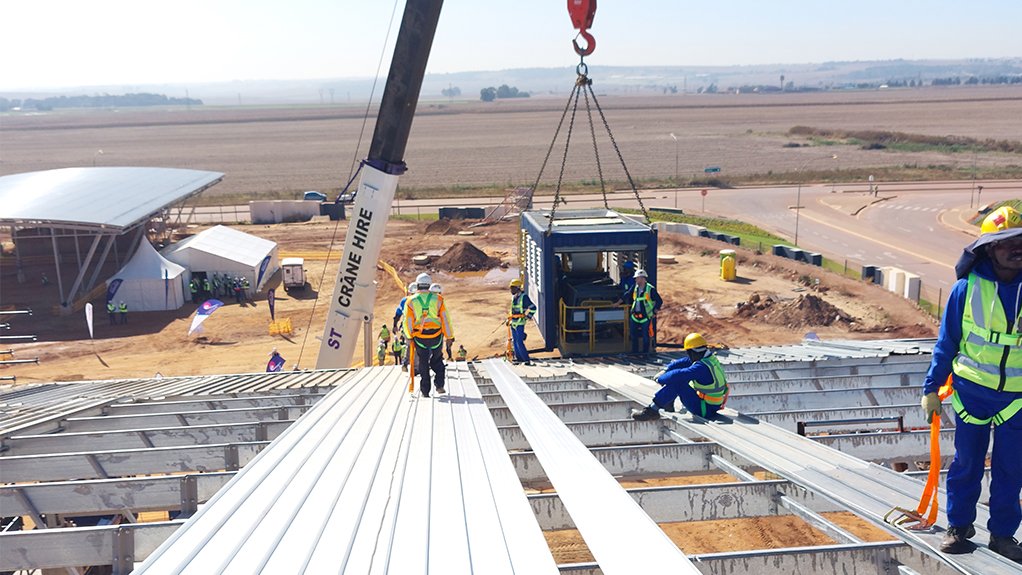 The above image depicts the sky forming process is unique to Macsteel and enables rolling one continuous length, allowing for on-site roll-forming, without any roof sheets touching the ground. This ensures that the quality of the product maintains its pristine condition