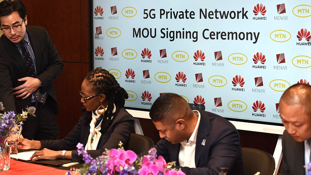 Image of Menar CIO Cleavon Moothoosamy, MTN's Tumi Chamayou and Huawei South Africa's Jason Shao MoU Signing_1022