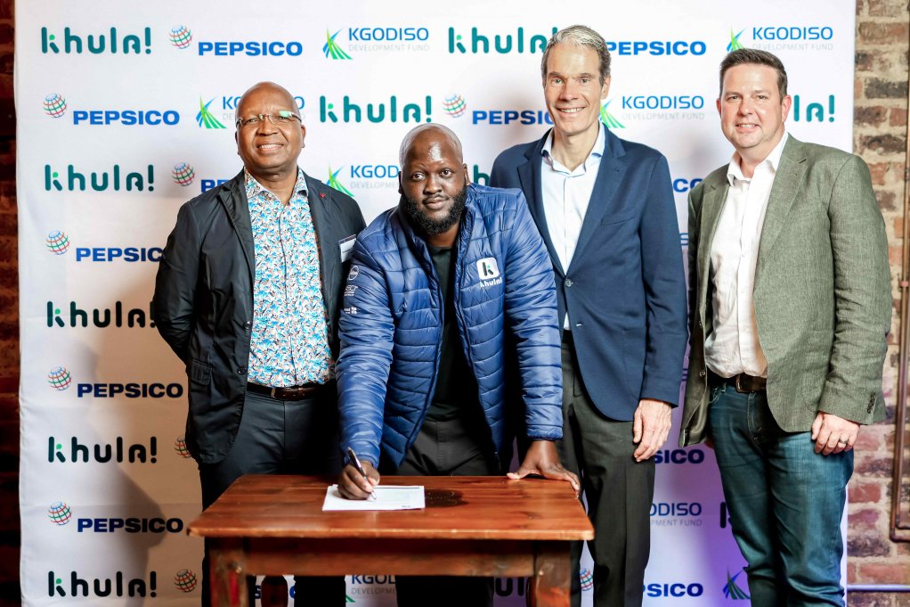 Kgodiso Fund chairperson Setlakane Molepo, Khula! CEO Karidas Tshintsholo, PepsiCo Africa CEO Eugene Willemsen and PepsiCo South Africa CEO Riaan Heyl