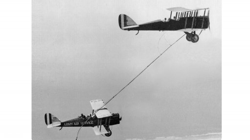 On June 27, 1923 two DH-4B US Army biplanes conducted history’s first aerial refuelling exercise 
