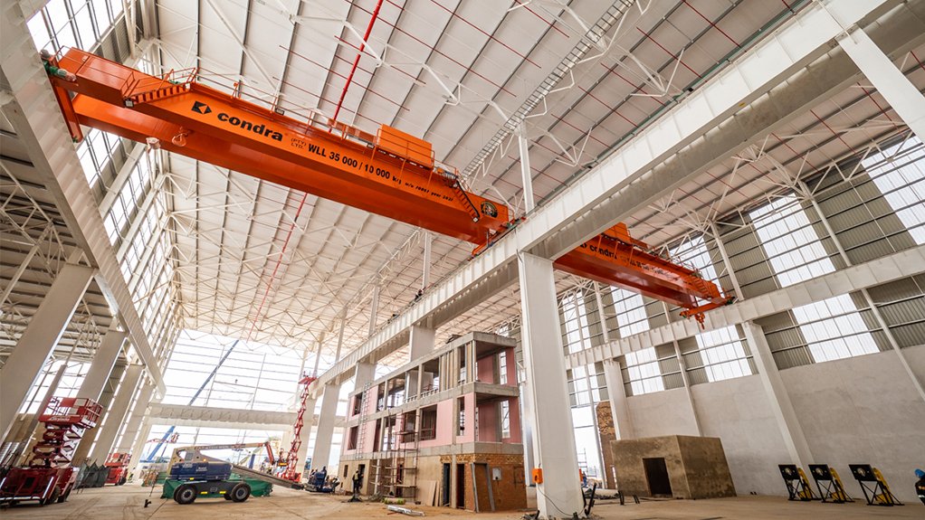 SPECIFIC PURPOSE
Each crane is equipped with a hoist for specific maintenance purposes

