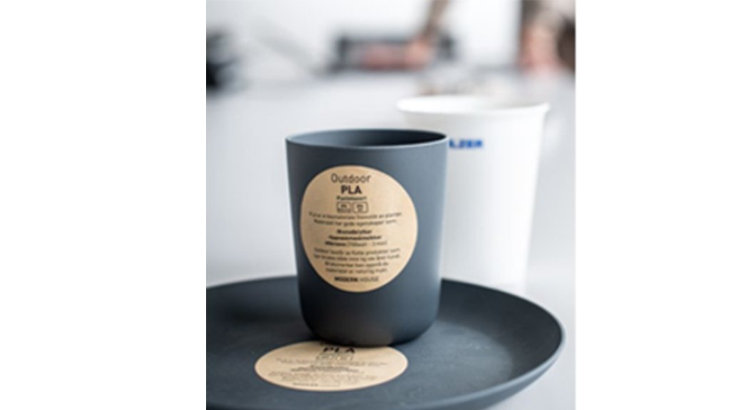 Image of a plastic cup 