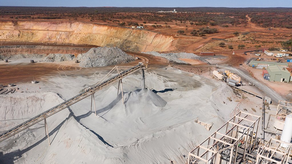 Australian gold miner Red 5 to acquire 100% of Silver Lake Resources