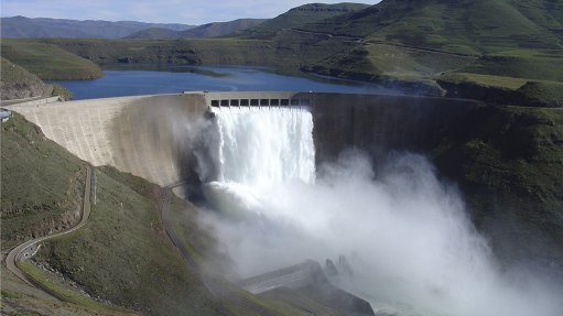 Image of Katse dam overspilling 