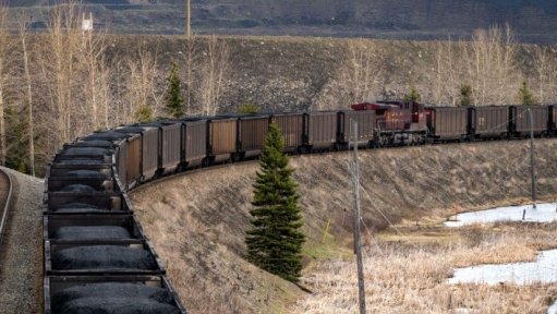 Glencore should keep its coal mines, investor says