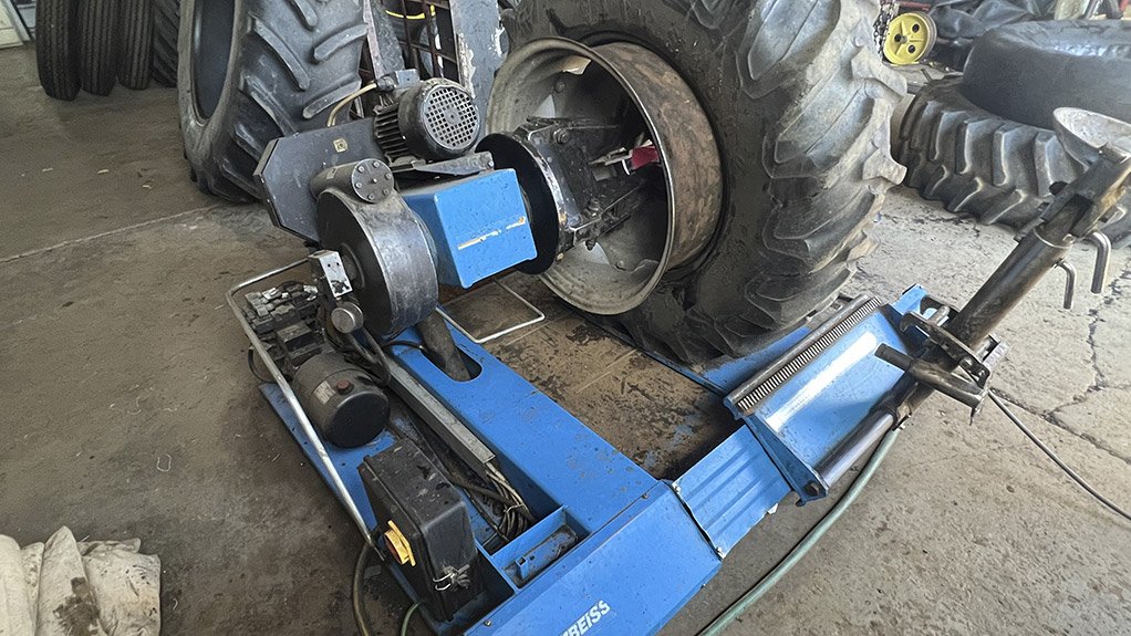 Vesconite Bearings innovates in the tractor tyre replacement market