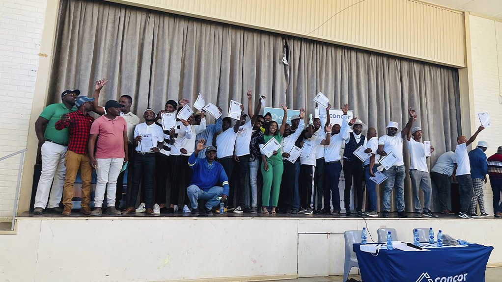 Concor recently celebrated a significant milestone on its projects at the Koruson 1 Cluster in the Northern Cape – the graduation of 22 concrete hands