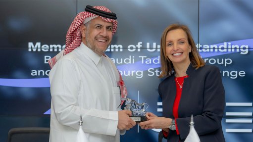 Saudi Tadawul Group CEO Khalid Alhussan and JSE group CEO Leila Fourie