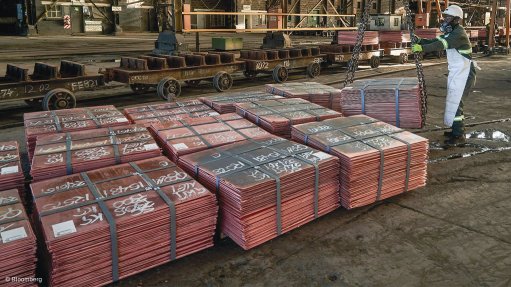 COPPER LEVERAGE: A revamped minerals-for-infrastructure deal between the Democratic Republic of Congo (DRC) and China’s Sicomines is contingent on the price of copper. Under the new contract, DRC will get $324-million yearly for infrastructure projects from its Chinese partners through to 2040 as long as the copper price remains above $8000/t. If copper rises above $12000/t, 30% of the additional profit will go to financing more infrastructure. If it falls below $8 000, funding will diminish and stop altogether at $5,200/t. Photograph: Bloomberg
