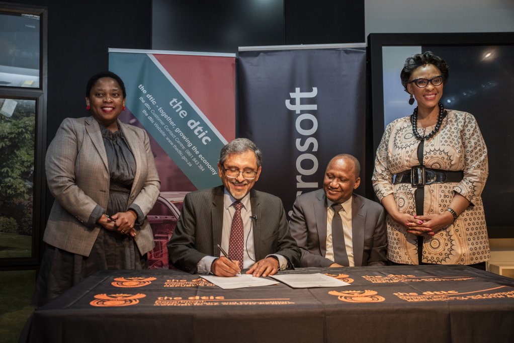 Image of, from left to right, Department of Trade, Industry and Competition acting director-general Malebo Mabitje-Thompson; Trade, Industry and Competition Minister Ebrahim Patel; Microsoft South Africa MD Kalane Rampai; and Microsoft Africa president Lillian Barnard