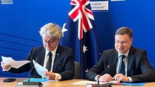 EU Commissioner for Trade Valdis Dombrovskis (R) says Australia is a like-minded partner.