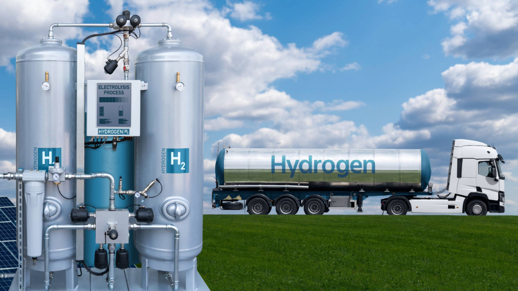 IMAGE OF GREEN HYDROGEN AND TRUCK