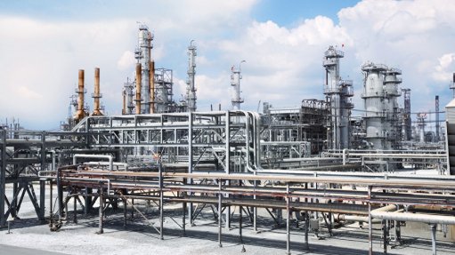 Enhancing Efficiency and Safety: Level and Pressure Measurement in Petrochemical Distillation Units