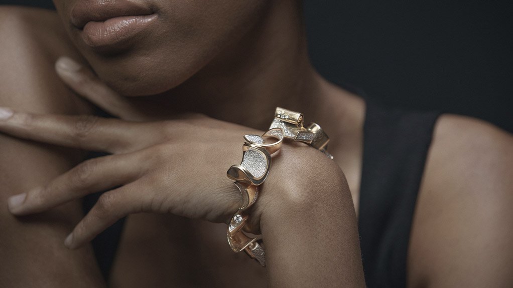 De Beers Group is calling on young aspiring jewellery designers from their producer countries to enter the 2024 Shining Light Awards