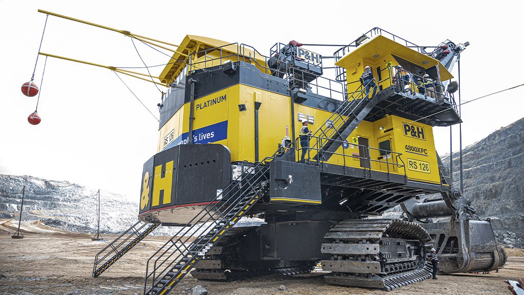 Weighing in at a total of 1 650 tonnes and standing 22 meters high, the P&H 4800XPC will enable Mogalakwena to increase total volumes moved by 35 million tonnes a year

