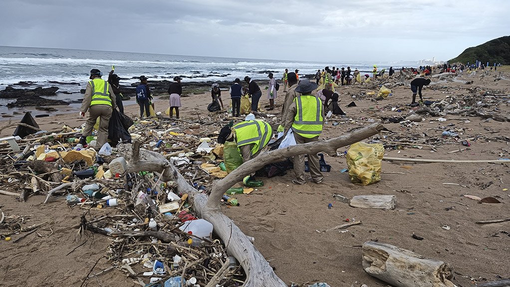 Plastics SA launches Clean-Up and Recycle SA 2024 campaign, presents Caroline Reid Eco-Warrior Awards