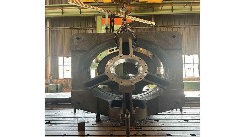 REFURBISHMENT Refurbishing a 27 t, 7 ft crusher to OEM standards involves sandblasting, MPI, pre-machining, normalising, welding and final machining. This enhances its capabilities and extends its lifespan