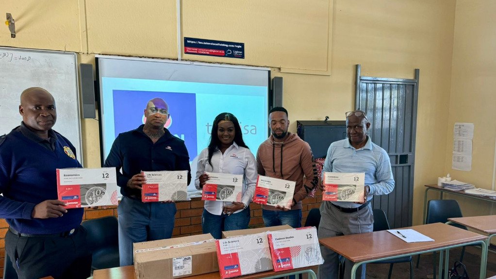 Victor Molele, Chairman of the School Governing Board with Engen Minins Sales, Vimal Jarganath, Engen CSI Manager, Olwethu Mdabula and CSI Manager Odirile Molefe from Tharisa Mine and Marikana North High headmaster Stoffel Pitse