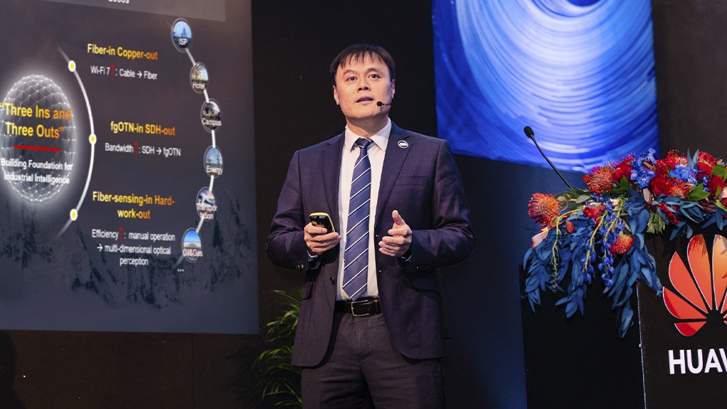 Gavin Gu, President of Huawei's Enterprise Optical Network Domain, delivering a keynote speech