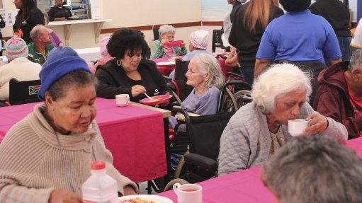 Engenites spend 67 minutes at Tafta John Dunn Old Age Home for Mandela Day