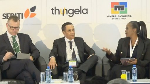 EY partner Thabi Malatji (right) facilitating discussion with Seriti Resources CEO Mike Teke (centre) and Seriti Green CEO Peter Venn (left) at Coal & Energy Transition Day.