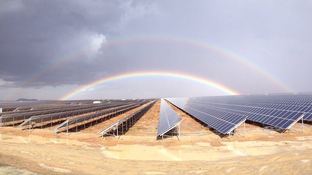 An image showing the Kalkbult solar plant 