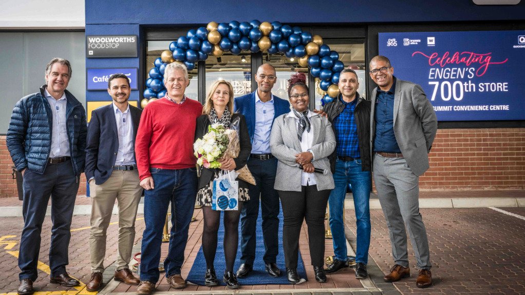 An image depicting a celebration of the opening of Engen's seven-hundredth Quickshop & Co store 