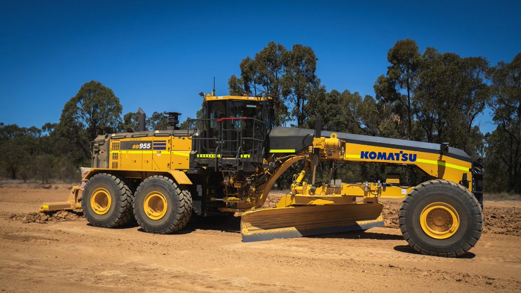 Komatsu introduces GD955-7R motor grader 