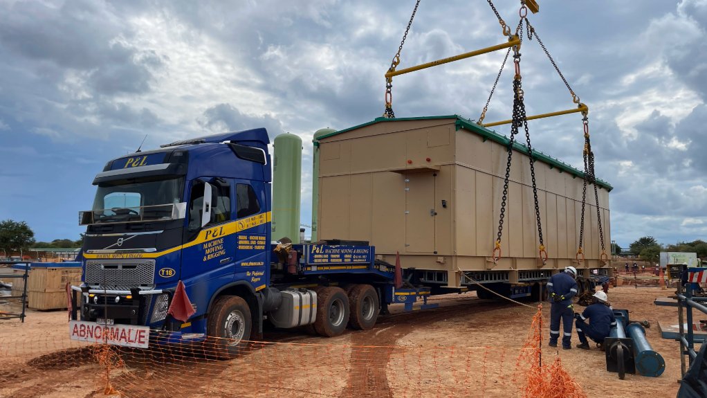 One of the WEG E-house pods being offloaded on site