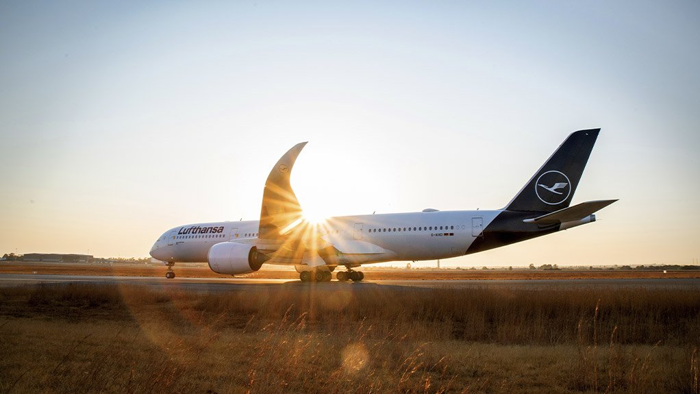 A Lufthansa A350-900 landing at OR Tambo