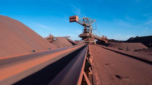 Image of bucket loader at Sishen mine