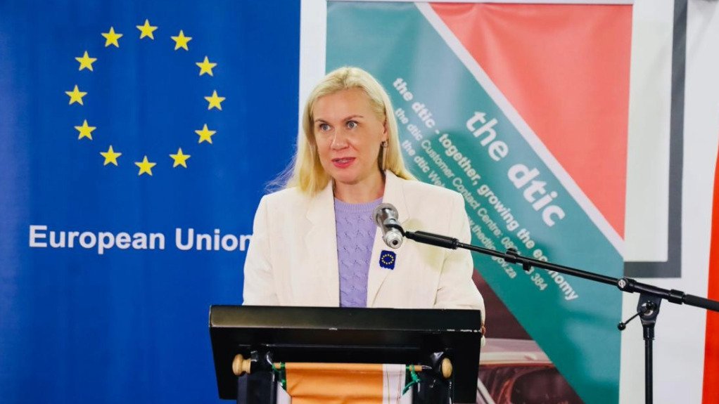 European Commissioner for Energy Kadri Simson at a briefing in Pretoria