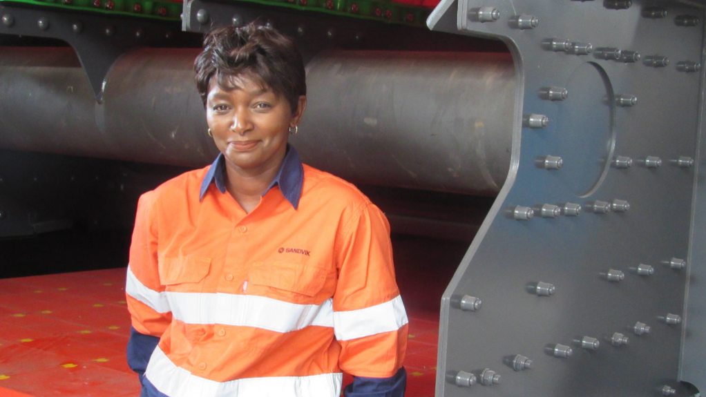 PHUMELELE MOTSAMAI
with four entities in Southern Africa and a total of 11 across Africa, Sandvik Rock Processing has the necessary touchpoints to keep stock close to customers