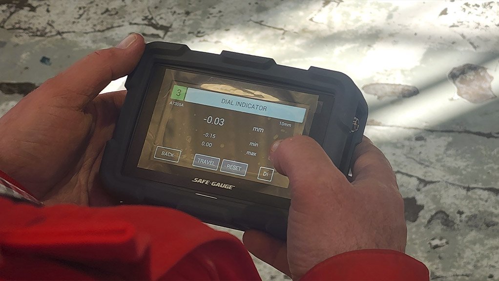 Leveraging SafeGauge's innovative wireless measurement tools mean service and maintenance teams can now measure hydraulic and pneumatic pressures from a safe distance