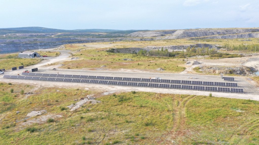 500 solar panels have been installed, which will be connected to the Troilus camp to provide supplementary and back-up power.