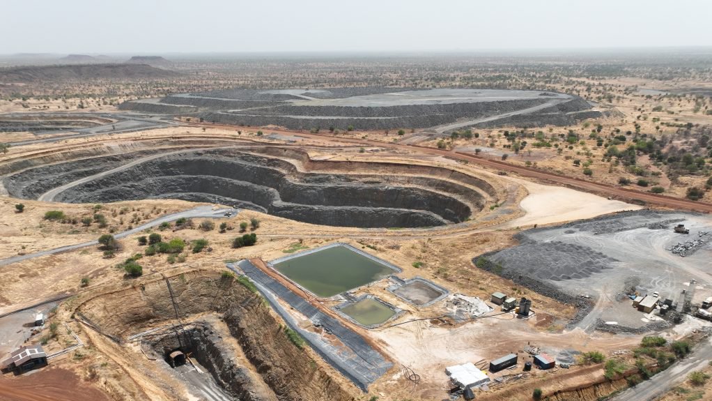 CLUSTER MINING
Sanbrado comprises several open pits, all within one to two kilometres of the plant site
