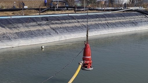 A Grindex Bravo 500 was deployed to pump clean water from the return water dam to the plant where this is being used to wash any material back into the system