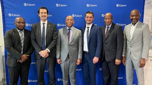 Electricity and Energy Minister Kgosientsho Ramokgopa (centre) at the signing ceremony with (left to right) DMRE DG Jacob Mbele, EDF Africa VP Laurent Clement, Scatec business development VP Alberto Gambacorta, NTCSA interim CEO Segomoco Scheppers and IPPO head Tshifhiwa Bernard Magoro