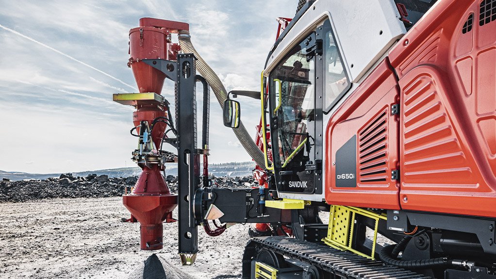 The Leopard DI650i is a DTH machine that can drill up to a maximum depth of 53,6 m