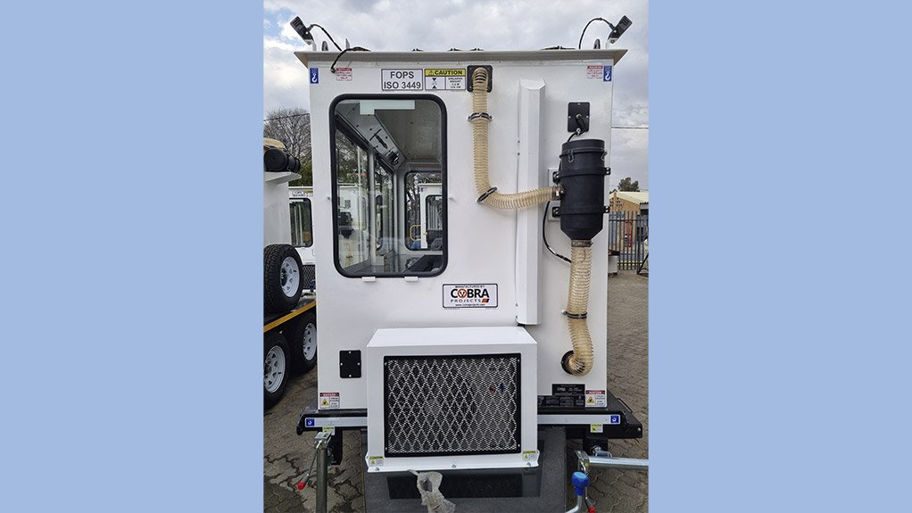 Booyco Engineering supplied the Sy-Klone fresh air pre-cleaner as well as the recirculation component and monitor