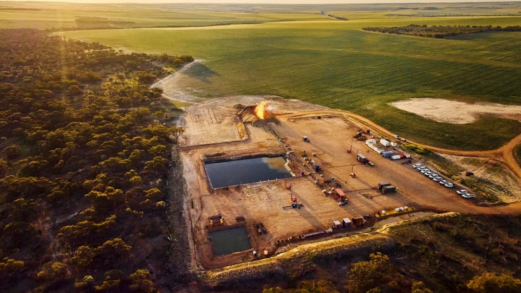 Rinehart's Hancock buys gas assets from MinRes for A$1bn 