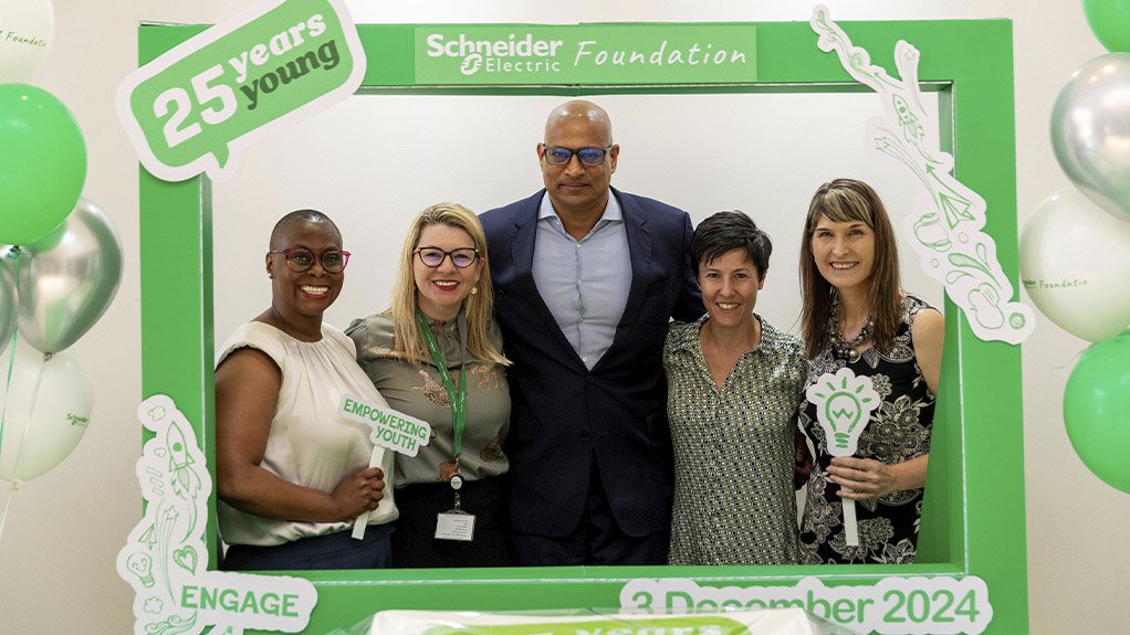 From left to right: Elihle Obi, Global Marketing Director, Anglophone Africa, Zanélle Dalglish, Global Leader: Training & Education Affairs, Devan Pillay, Cluster President for Anglophone Africa, Juanita Els, Segment Solutions & Academy Lead and Carina van Zyl, Corporate Citizenship Leader,  Anglophone Africa at Schneider Electric