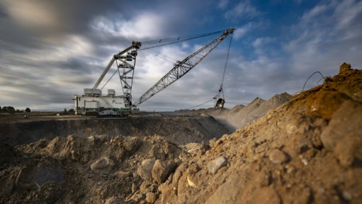 dragline on coal mine