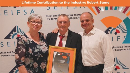 From left, Jane and Bob Stone, with Seifsa CEO Lucio Trentini