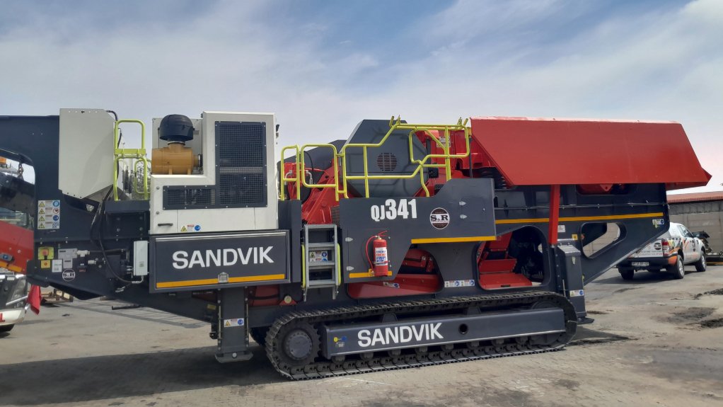 Following hot on the heels of its distribution agreement with Sandvik Rock Processing, S&R Enterprises has delivered the first Sandvik machine – for a coal mining customer in South Africa