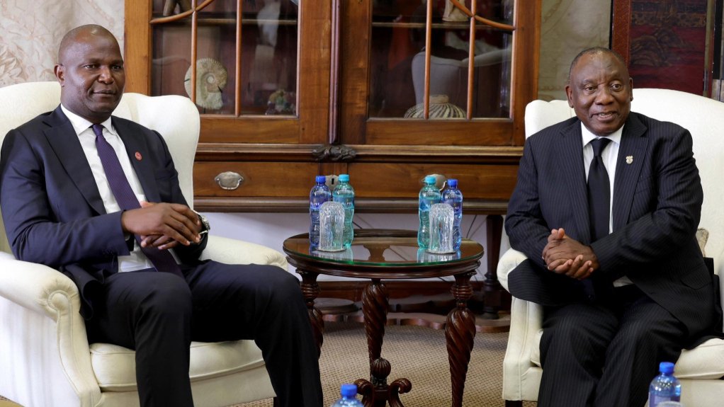 Mozambican President Daniel Chapo and South African President Cyril Ramaphosa