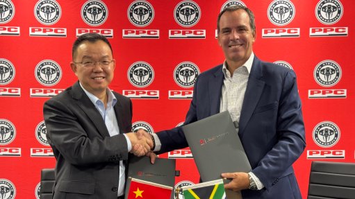 Image of Sinoma Overseas chairperson Linhe Zhu and PPC CEO Matias Cardarelli